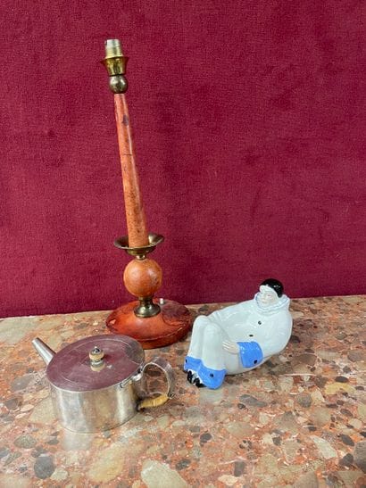 Set includes: a red leather lamp base, a...