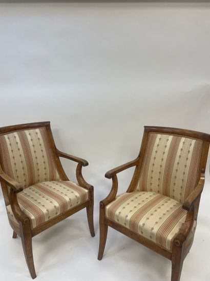Pair of wooden armchairs with molded shell-shaped...
