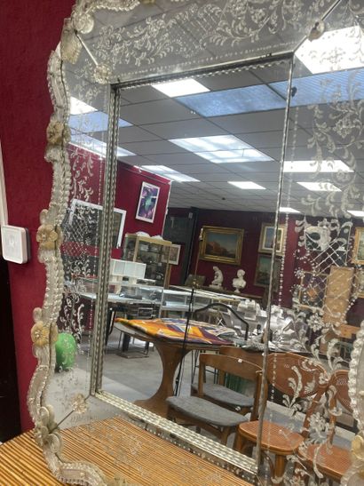 MURANO
Miroir avec encadrement en verre,...