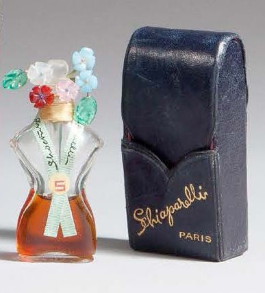 SCHIAPARELLI
Shocking - (1937) Présenté dans...