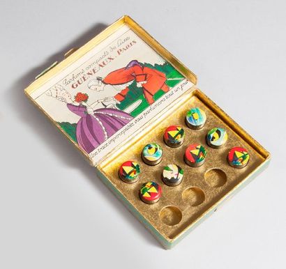 Guéneaux - (années 1920)
Coffret rectangulaire...