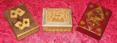 Ensemble de trois boîtes à cartes à jouer...