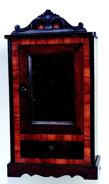Belle armoire de poupée en palissandre avec...