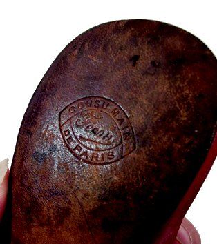 Paire de souliers d'enfant ou de poupée en...