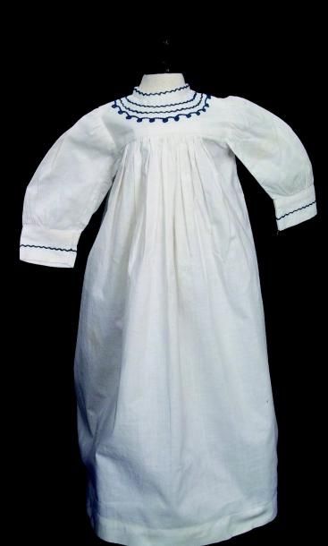 Chemise de nuit en cotton blanc avec gallon...