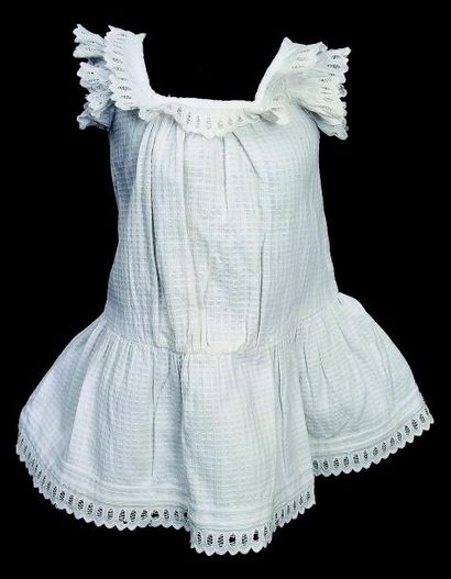 Robe blanche sans manches, de taille 8 H...