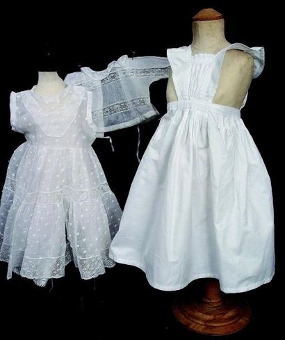 Tablier avec deux poches en cotton blanc...