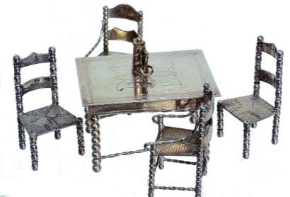 Table rectangulaire et 2 chaises et 2 fauteuils...