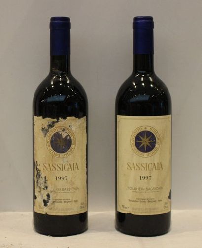 2 bout SASSICAIA 1997 (1 étiq abîmée, 1 lég...