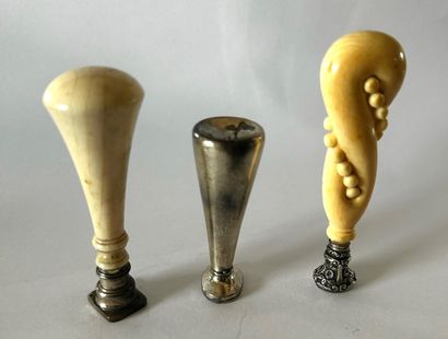 Cachet ou sceau, ensemble de trois cachets...