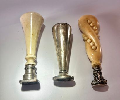 Cachet ou sceau, ensemble de trois cachets...