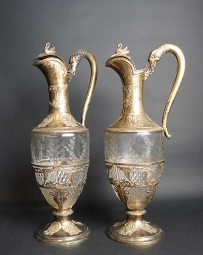 Paire de carafes monture argent ajouré finement...