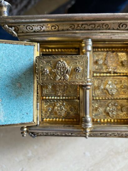 Vienne . Argent et émail de style Néo-Renaissance
Vienne....