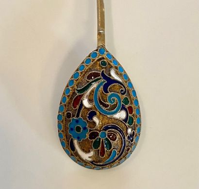 Russie. Argent cloisonné et émaillé
Russie....