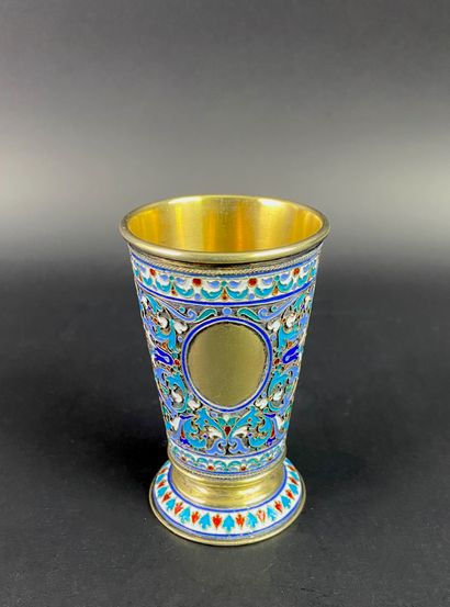 Russie. Argent cloisonné émaillé. Petit vase...