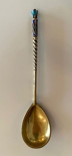 Russie. Argent cloisonné et émaillé
Russie....