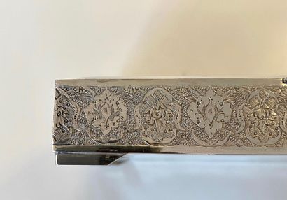 Russie. Boite en argent
Russie. Boîte à tabac...