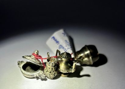 Miniature en argent
Miniature, ensemble casserole,...