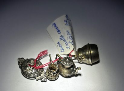 Miniature en argent
Miniature, ensemble casserole,...