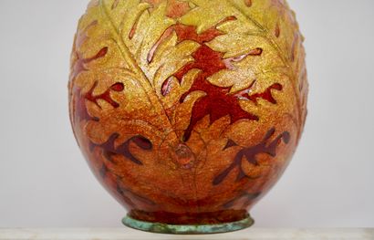 Camille Fauré. Vase dinanderie émaillée rouge,...