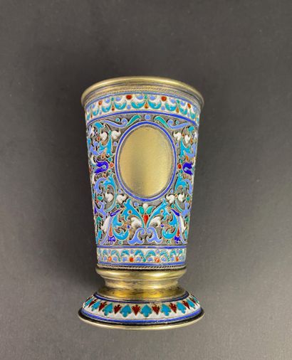 Russie. Argent cloisonné émaillé. Petit vase...