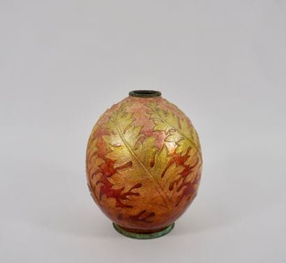 Camille Fauré. Vase dinanderie émaillée rouge,...