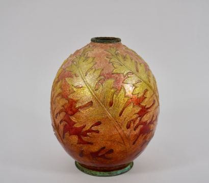 Camille Fauré. Vase dinanderie émaillée rouge,...