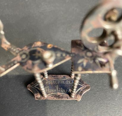 Miniature en argent
Miniature, rouet en métal...