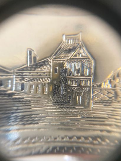 Rusie. Petite boîte en argent
Russie. Petite...