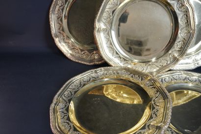 Puiforcat Paris. 6 assiettes en argent doré....