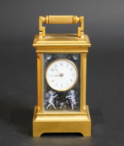 Mini Pendule de table en bronze doré
Petite...