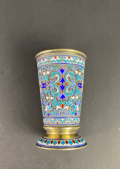 Russie. Argent cloisonné émaillé. Petit vase...