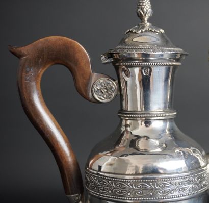 Petite verseuse d'époque empire en argent...