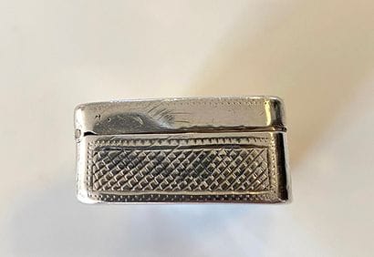 Rusie. Petite boîte en argent
Russie. Petite...