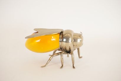 Silver-plated metal. Bee-shaped jam or honey...