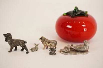 Silver. 5 Miniatures in silver and silver...