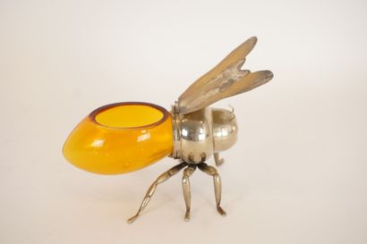 Silver-plated metal. Bee-shaped jam or honey...