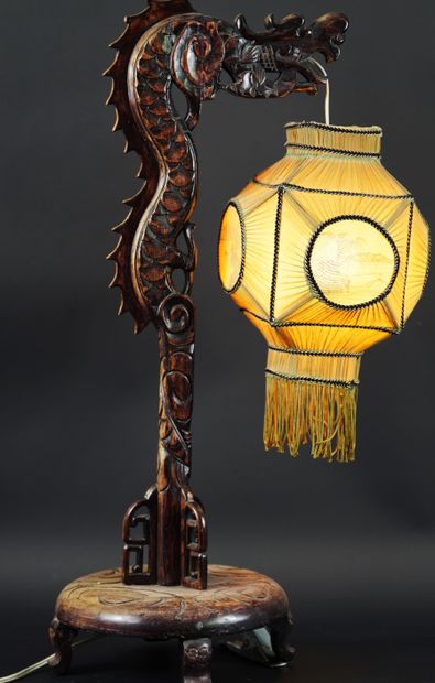 Table lamp. Dragon-shaped base, fabric lamp...