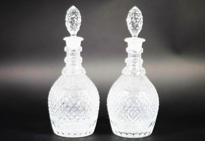 2 carafes in cut glass. H 28 x D 10cm
