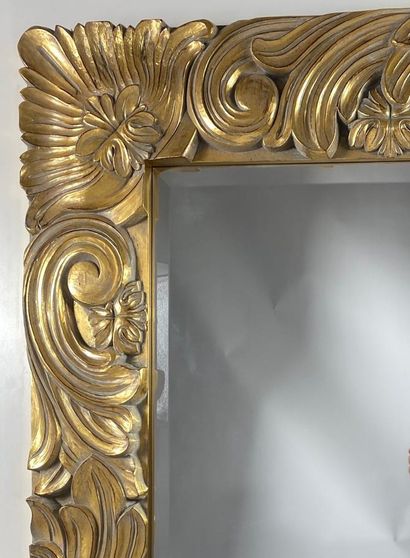 Grand Miroir doré. Dimensions: H 140cm x...