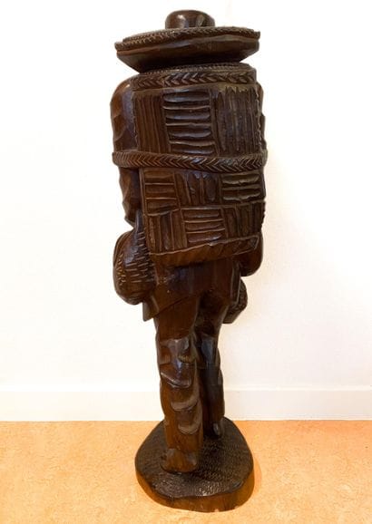 Grande Sulpture en bois, probabement teck...