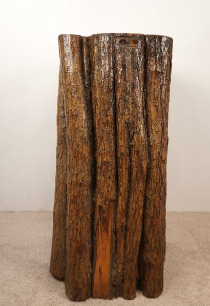 Colonne en bois massif. Dessus vernis. Dimensions...