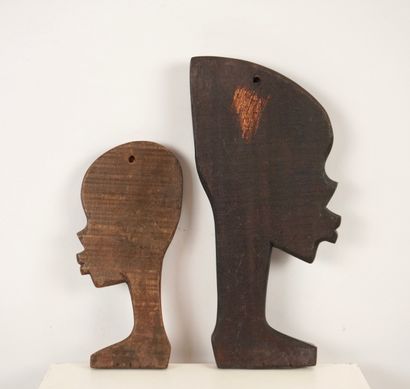 Arts premiers. Deux sculptures représentant...