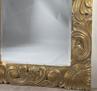 Grand Miroir doré. Dimensions: H 140cm x...