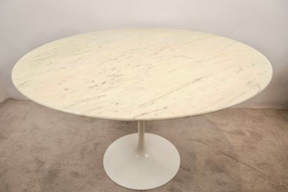 EERO SAARINEN (1910-1961). Table de salle...