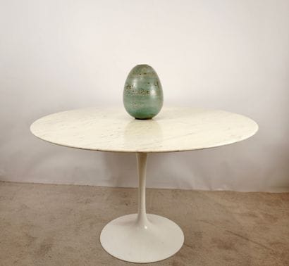 EERO SAARINEN (1910-1961). Table de salle...