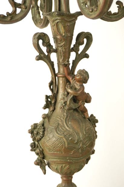 Napoleon III.
Large mantelpiece: a clock...