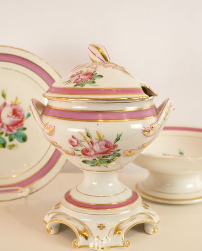 Epoque Louis Philippe. Porcelaine décors...