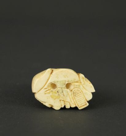 NETSUKE. Ivoire. Japon. 1900
Personnage barbu...