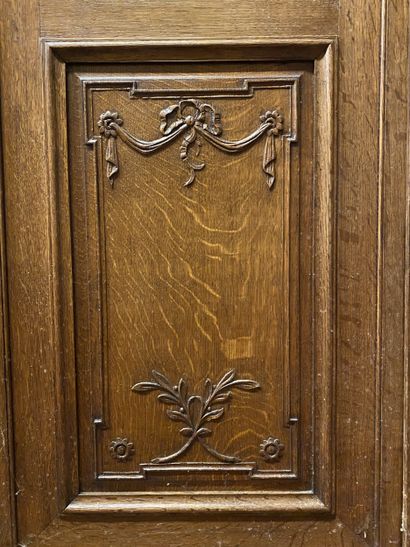 Liège XVIIIe. Belle petite armoire d'époque...